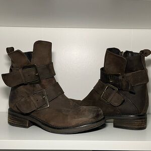 Steve Madden Oyyson Boots